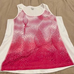 🌹Reebok Large size Activewear women top white and pink light fabric